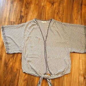 Max Studio Black and White Circle Pattern Top. Flowy